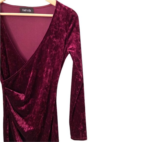 Fab'rik Burgundy Red Velvet V-Neck Long Sleeve Mini Dress in Size Small - Picture 9 of 10